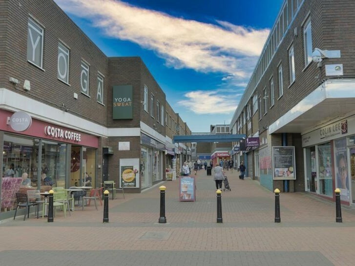 The Square, Walsall to rent - Building Photo - Image 3 of 10