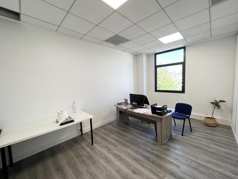 Office in Créteil to rent - Interior Photo - Image 3 of 5