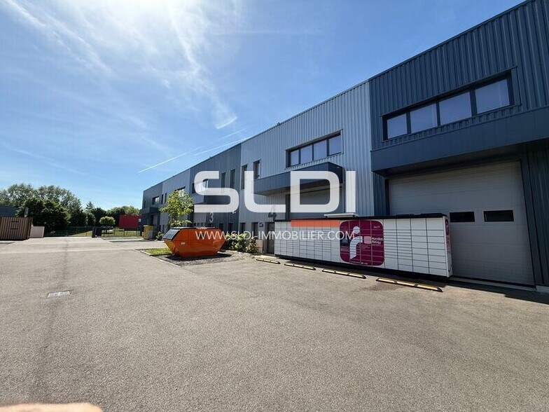 15 Rue Georges Charpak, Bourgoin-Jallieu to rent - Building Photo - Image 3 of 4