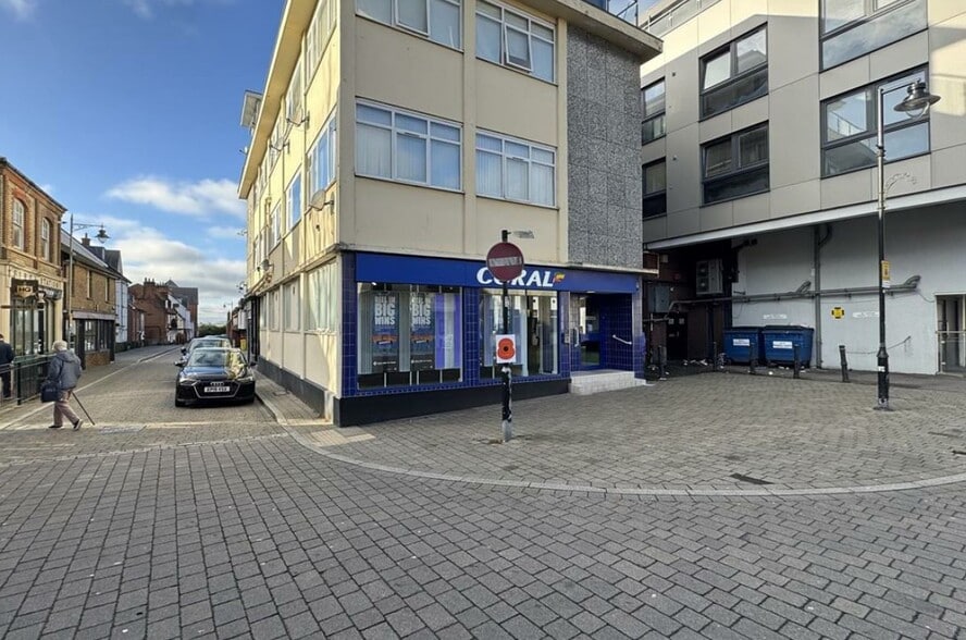 1-3 Crown St, Brentwood for sale - Primary Photo - Image 1 of 3