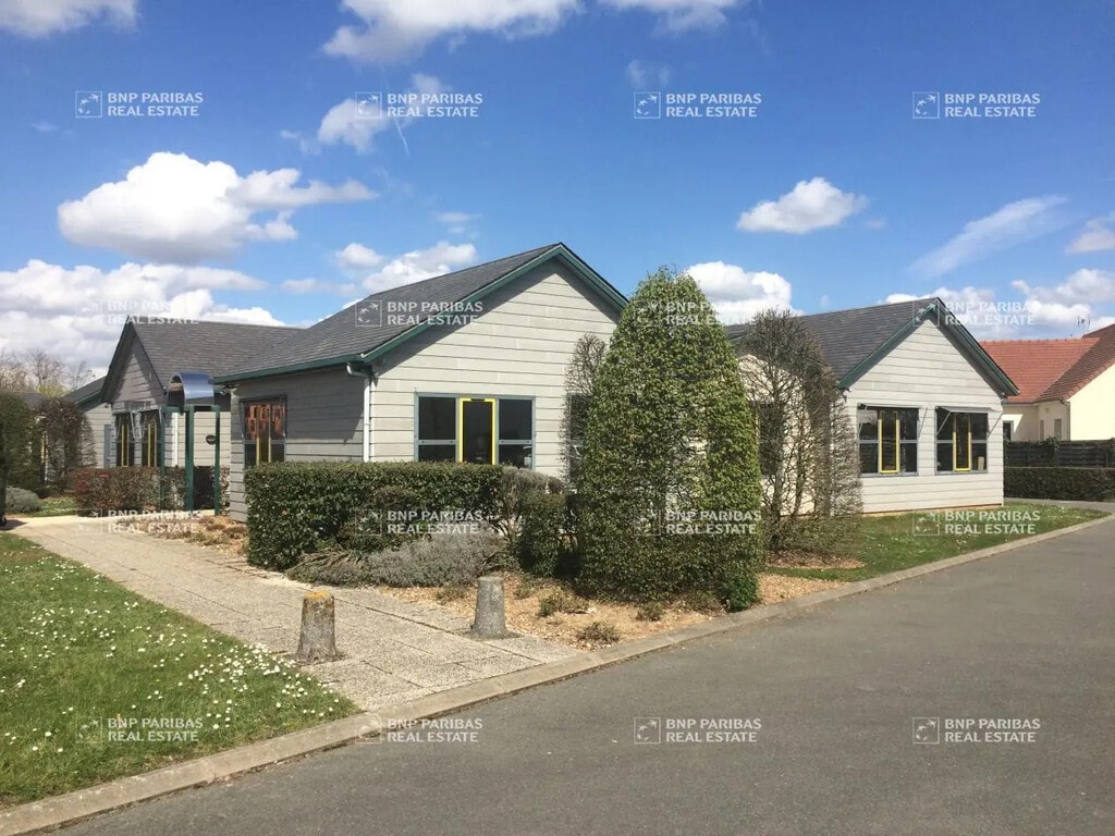 Location Bureaux 281 m² - Photo 1