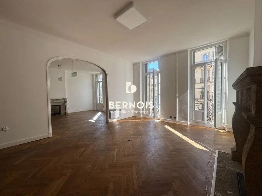 Office in Toulon to rent Interior Photo- Image 1 of 6