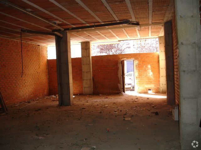 Talavera de la Reina, TOL 45600 - Unit Puerta 04, Esc. 1 - - Interior Photo - Image 2 of 4