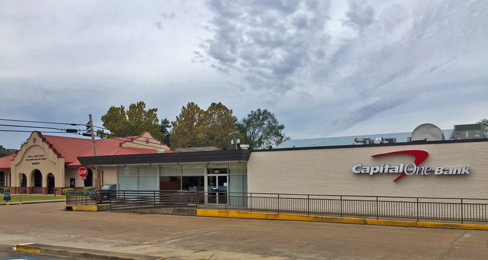 102 N Pine St, Dequincy, LA for sale - Building Photo - Image 1 of 1