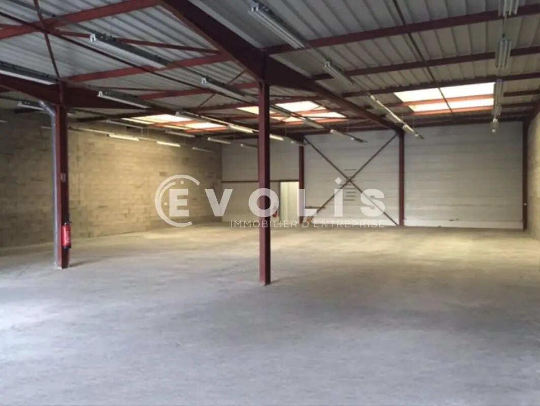 Office in Bondoufle to rent Interior Photo- Image 1 of 8