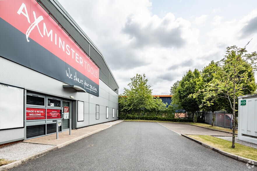 Kerfoot St, Warrington to rent - Building Photo - Image 2 of 6