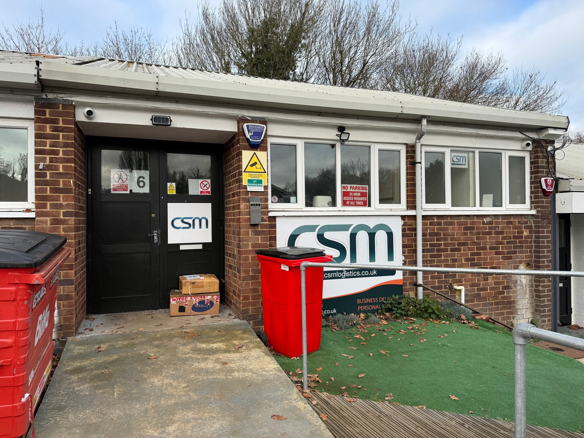 2-14 Brownfields, Welwyn Garden City to rent Building Photo- Image 1 of 4