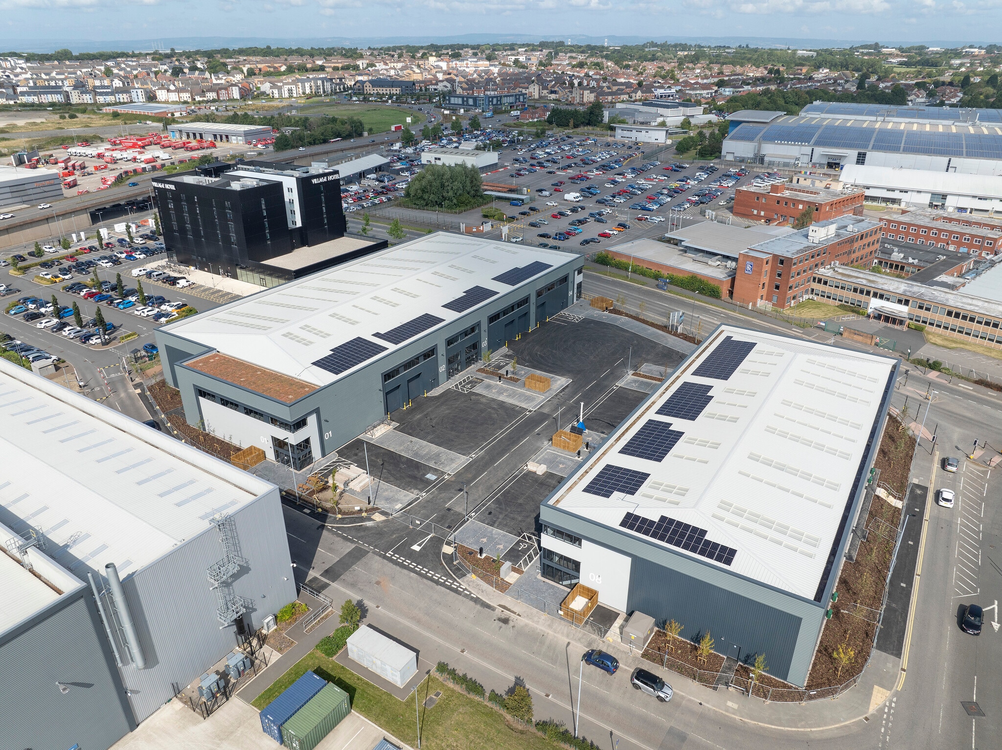 Bullfinch Close, Patchway to rent Building Photo- Image 1 of 38