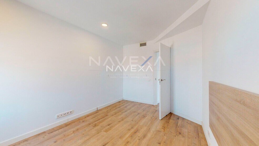 Office in Madrid, Madrid to rent - Building Photo - Image 1 of 15