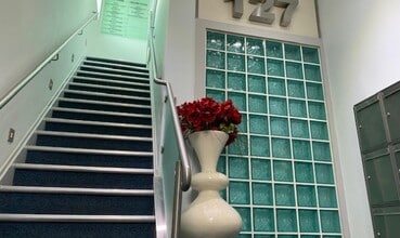 127 High Rd, Loughton to rent Interior Photo- Image 1 of 4