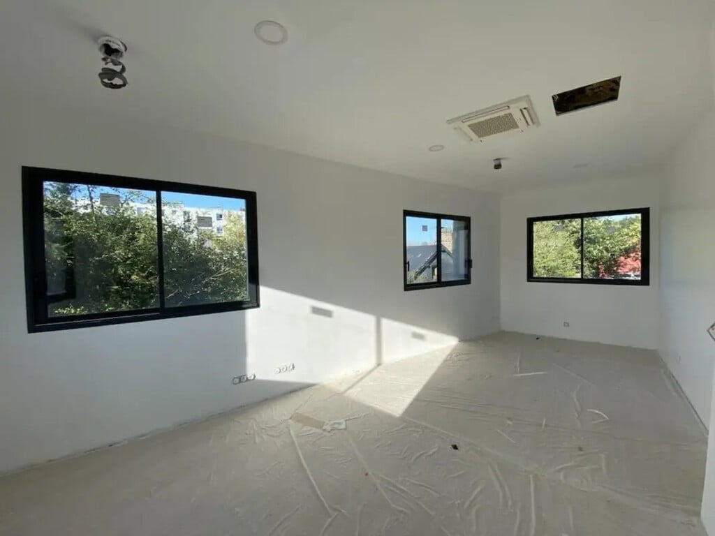 Location Bureaux 100 m² - Photo 1