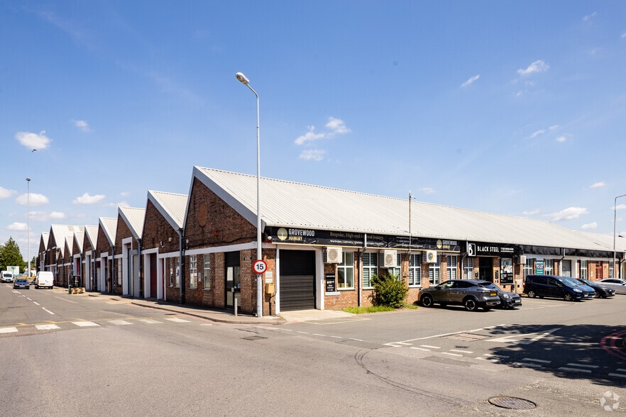 5H Main Dr, Wembley to rent - Primary Photo - Image 1 of 11