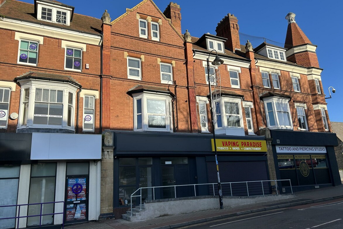 4-6 Unicorn Hl, Redditch for sale Primary Photo- Image 1 of 1