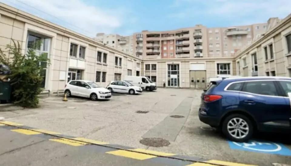 Office in Villeurbanne to rent Building Photo- Image 1 of 5