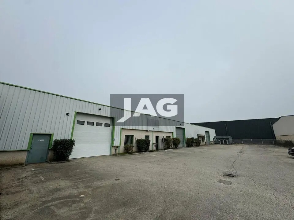 Location Local d'activités 1 302 m² - Photo 1