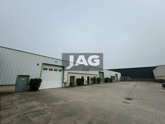Vente Local d'activités 1 302 m²