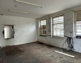 18 Fair Rd, Bradford to rent Interior Photo- Image 1 of 1