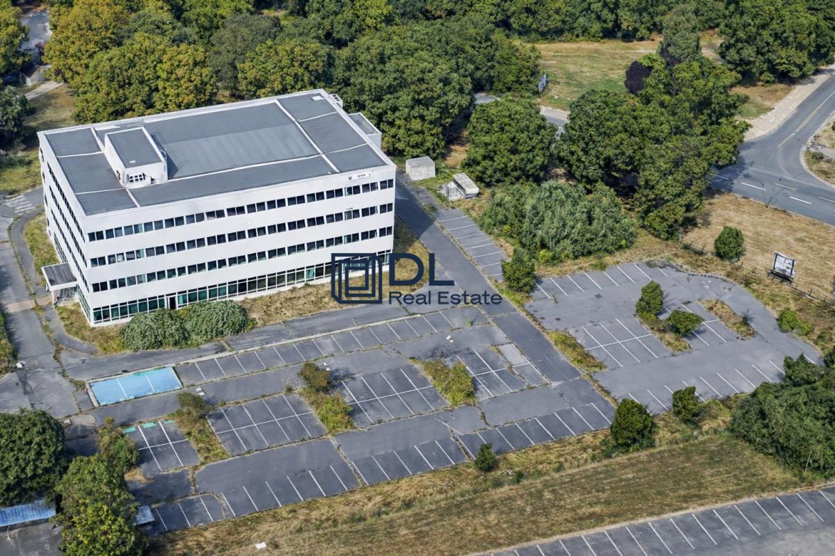 Land in Buc for sale Aerial- Image 1 of 4