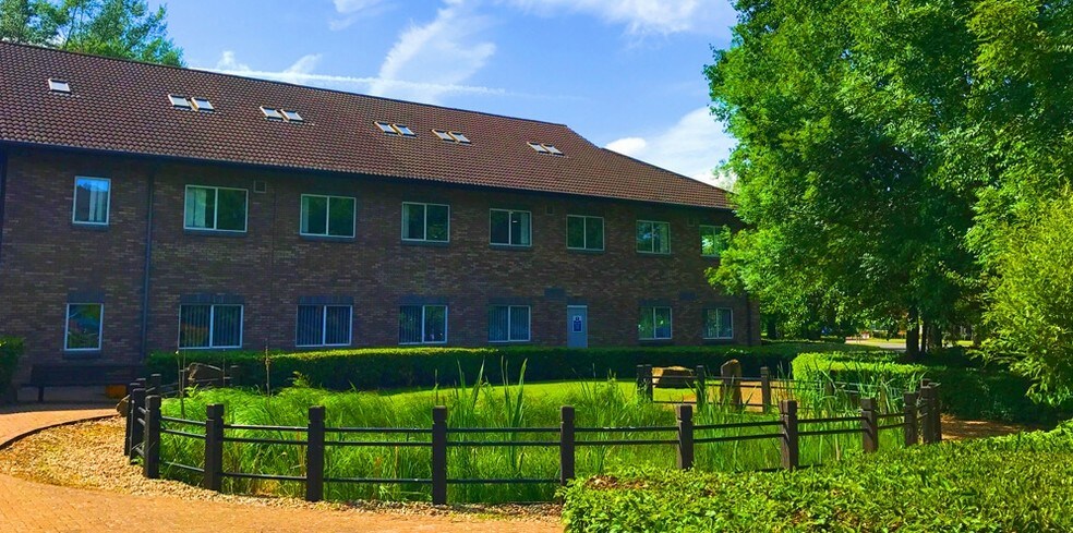 1 Newmarket Ave, Trowbridge for sale - Primary Photo - Image 1 of 1