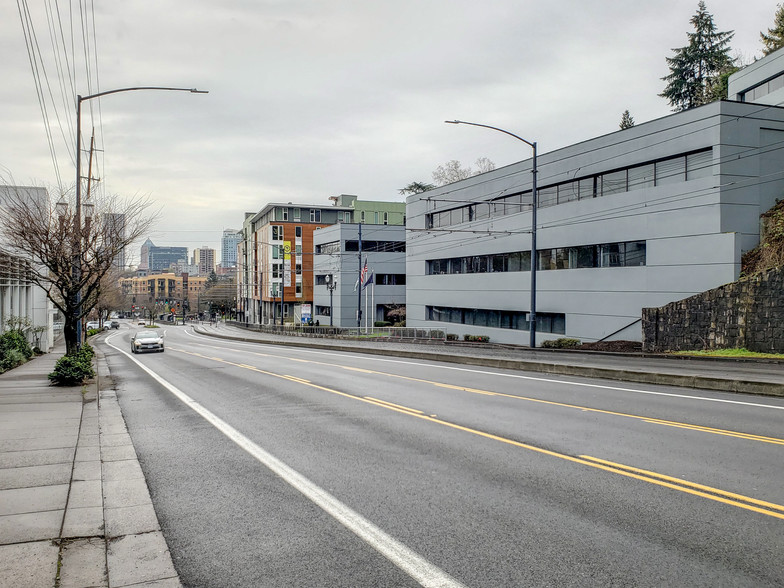 2110 SW Jefferson St, Portland, OR for rent - Building Photo - Image 3 of 26