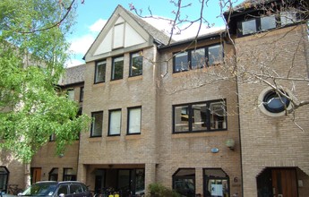 St Aldates Courtyard, Oxford for sale Primary Photo- Image 1 of 1