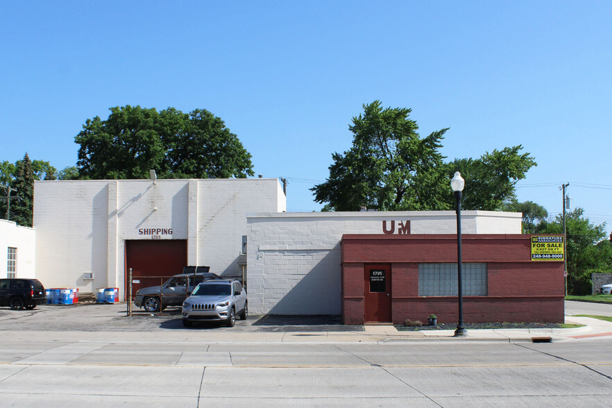 1795 E Nine Mile Rd, Hazel Park, MI for sale - Building Photo - Image 1 of 1