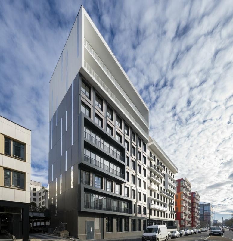 Office in Montigny Le Bretonneux to rent Building Photo- Image 1 of 12