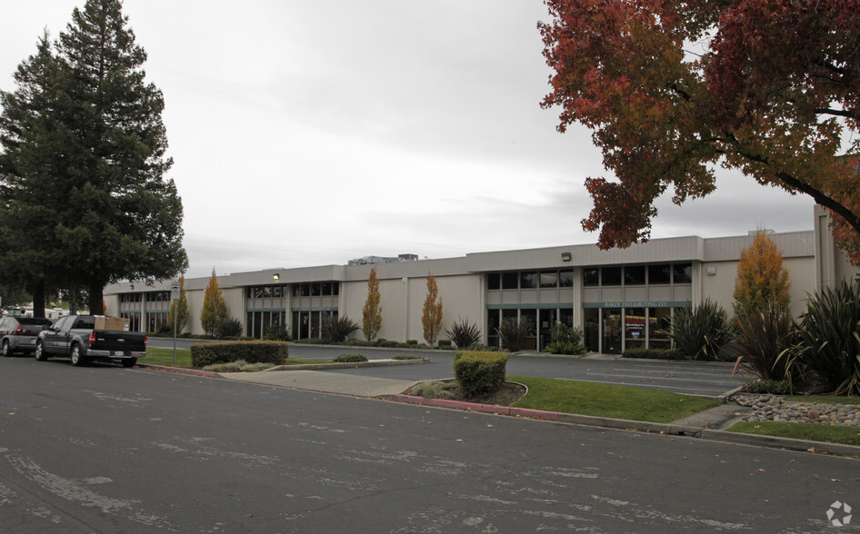 2051-2055 Commerce Ave, Concord, CA for rent - Building Photo - Image 2 of 2