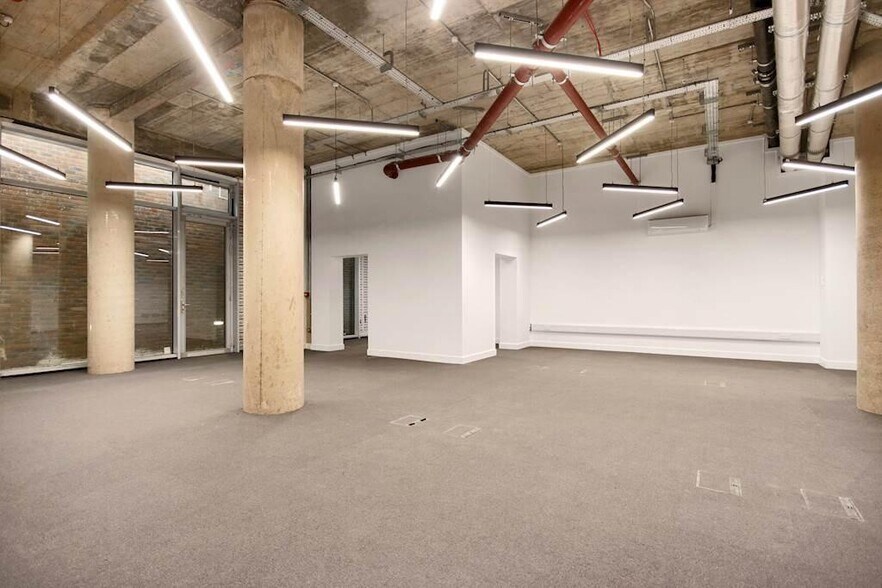 4 Maple Path, London to rent - Building Photo - Image 3 of 22