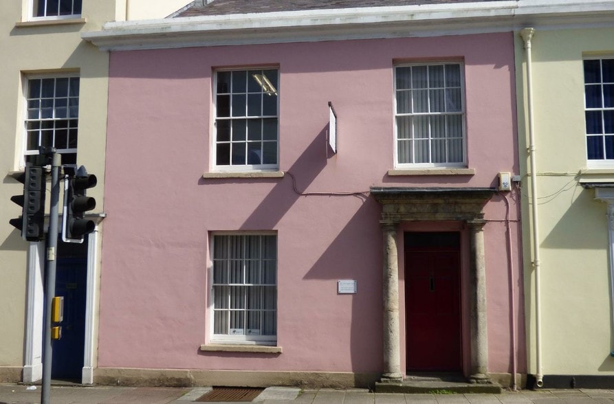 18 Spilman St, Carmarthen for sale - Primary Photo - Image 1 of 1