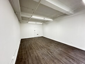 325 W 38th St, New York, NY for rent Building Photo- Image 1 of 6