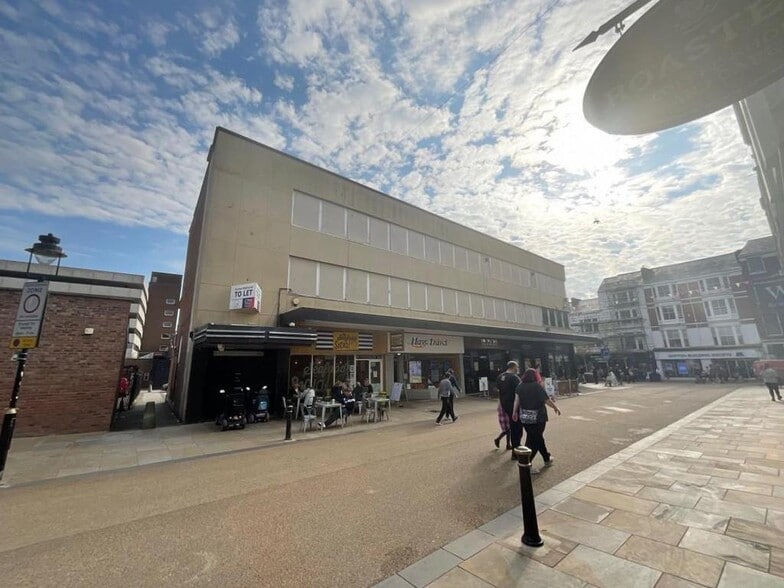 1-9 Aberdeen Walk, Scarborough to rent - Building Photo - Image 2 of 7