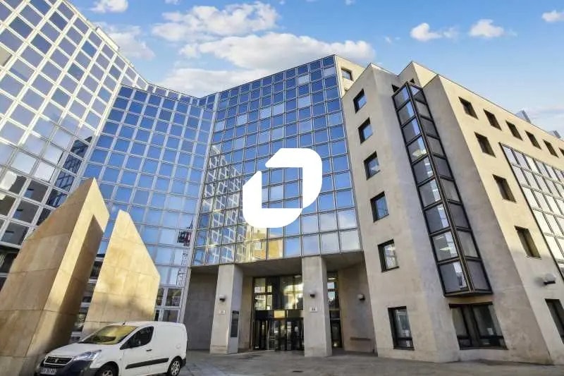 Office in Suresnes to rent Building Photo- Image 1 of 12