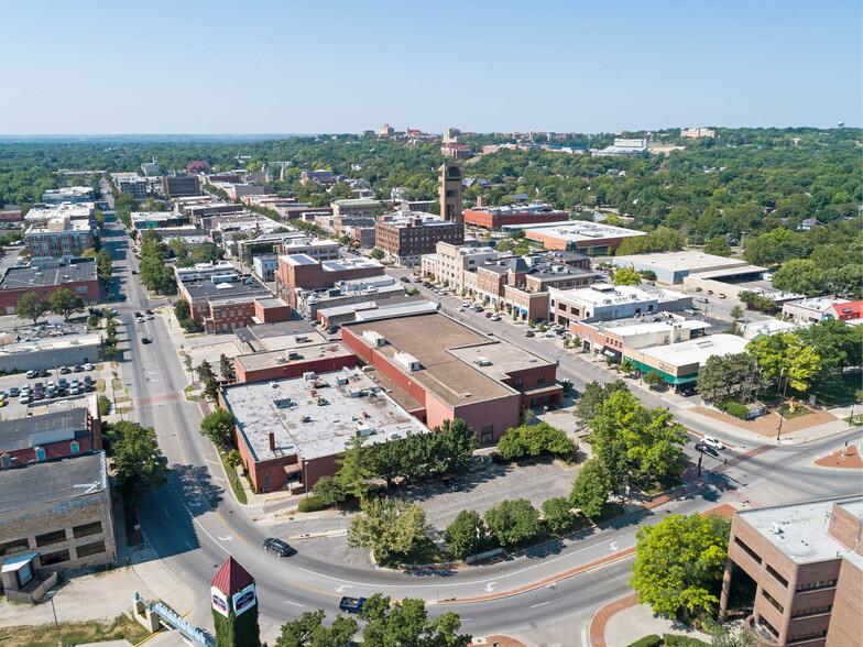 609 New Hampshire St, Lawrence, KS for sale - Primary Photo - Image 1 of 6