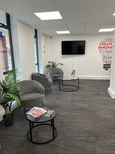 13-15 George St, Aylesbury to rent Interior Photo- Image 2 of 29