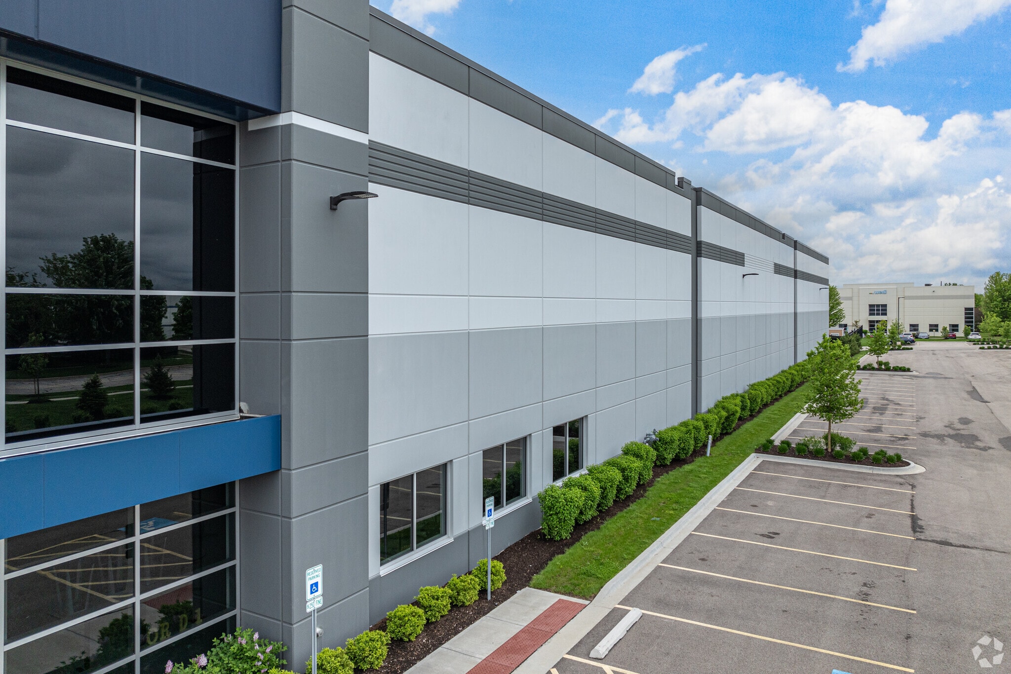 1252 Pierson Dr, Batavia, IL to rent Primary Photo- Image 1 of 6