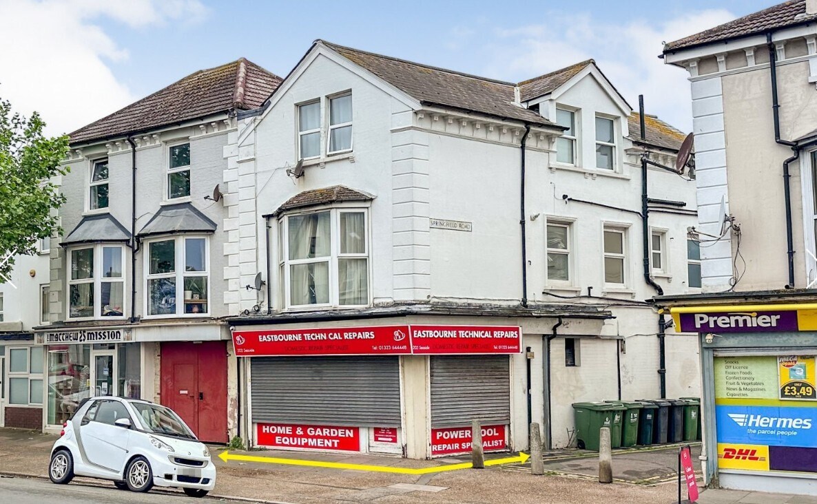 202 Seaside, Eastbourne for sale Primary Photo- Image 1 of 1