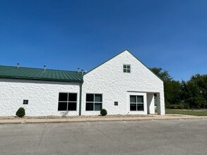 5500-5518 Nike Dr, Hilliard, OH for rent Building Photo- Image 1 of 5