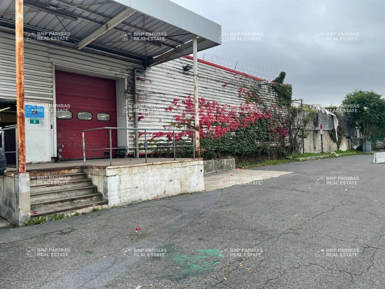 Light Industrial in Aubervilliers to rent Building Photo- Image 1 of 18