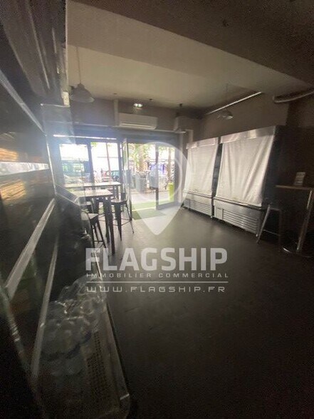 Retail in Montreuil to rent - Building Photo - Image 2 of 9