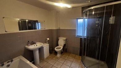 226-228 Southchurch Dr, Nottingham to rent Interior Photo- Image 1 of 5