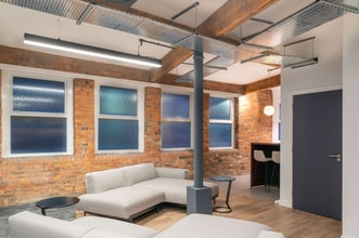 77-88 High St, Manchester to rent Interior Photo- Image 2 of 4