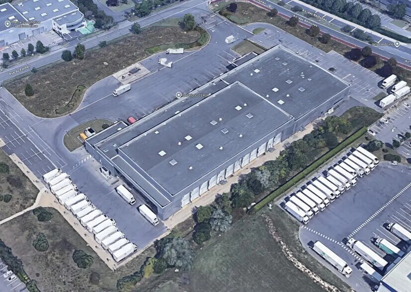 Industrial in SAINT-OUEN-L'AUMONE to rent - Building Photo - Image 3 of 5