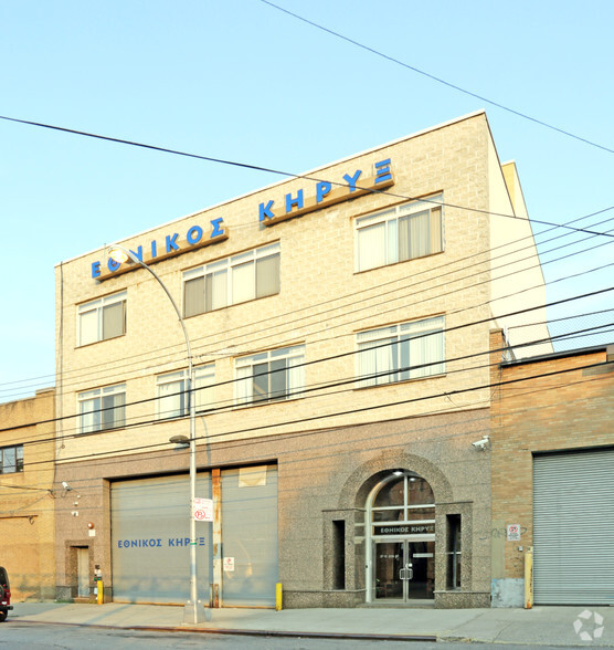 37-10 30th St, Long Island City, NY for rent - Building Photo - Image 1 of 9