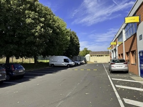 Light Industrial in Villepinte to rent Building Photo- Image 2 of 3