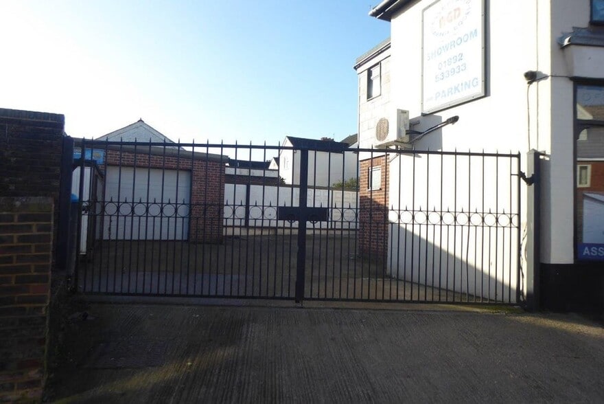 57 High Brooms Rd, Tunbridge Wells to rent - Building Photo - Image 2 of 7