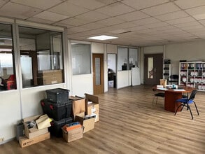 240 Rue Helene Boucher, Buc to rent Building Photo- Image 1 of 4