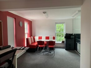 51 Dane St, Bishop's Stortford to rent Interior Photo- Image 2 of 2