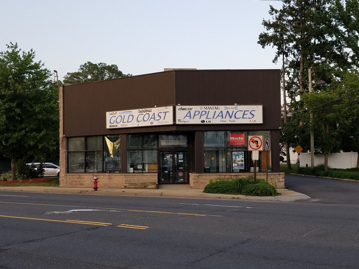 54 Glen Cove Rd, Greenvale 11548 UK