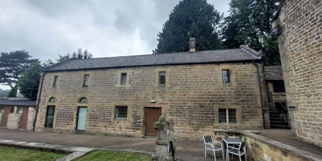 Main Rd, Hathersage to rent Building Photo- Image 1 of 2